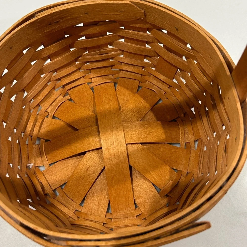 Longaberger Basket 2000 Rings And Things Handle Vintage basket.